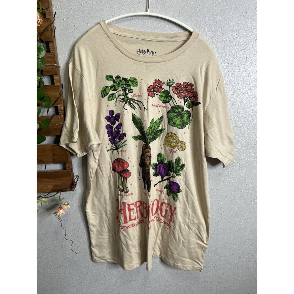 Harry Potter Herbology Beige T-Shirt Hogwarts Plants Graphic Tee Size L (42-44)